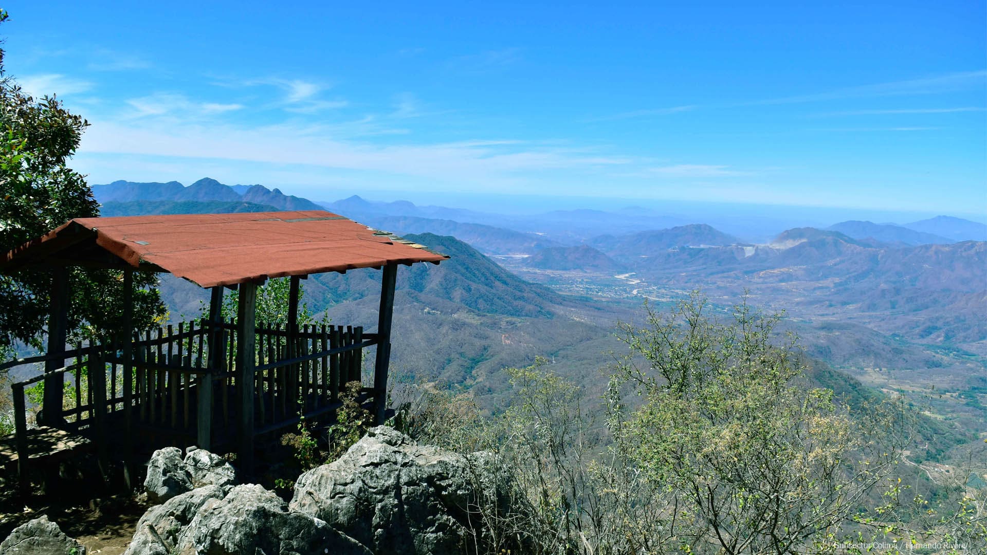 Mirador El Filete, en la comunidad de El Terrero: uno de los mejores puntos para admirar la belleza natural de Minatitlán y sus paisajes montañosos. Image